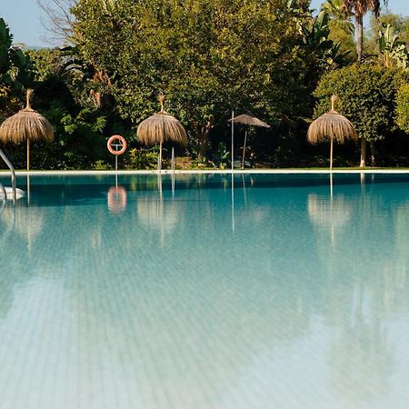 Ground Floor Holiday Apartment With Terrace And Pool In Puerto Banus, Marbella Exteriör bild