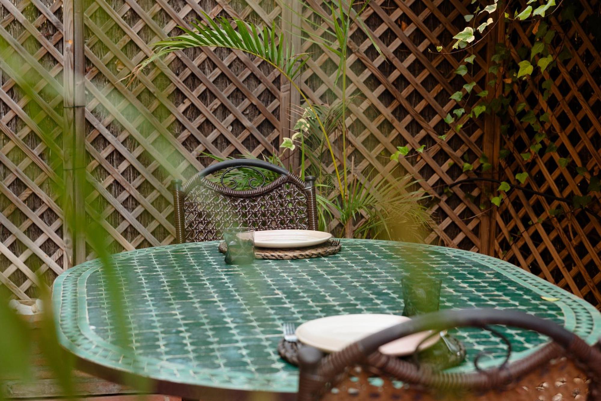 Ground Floor Holiday Apartment With Terrace And Pool In Puerto Banus, Marbella Exteriör bild