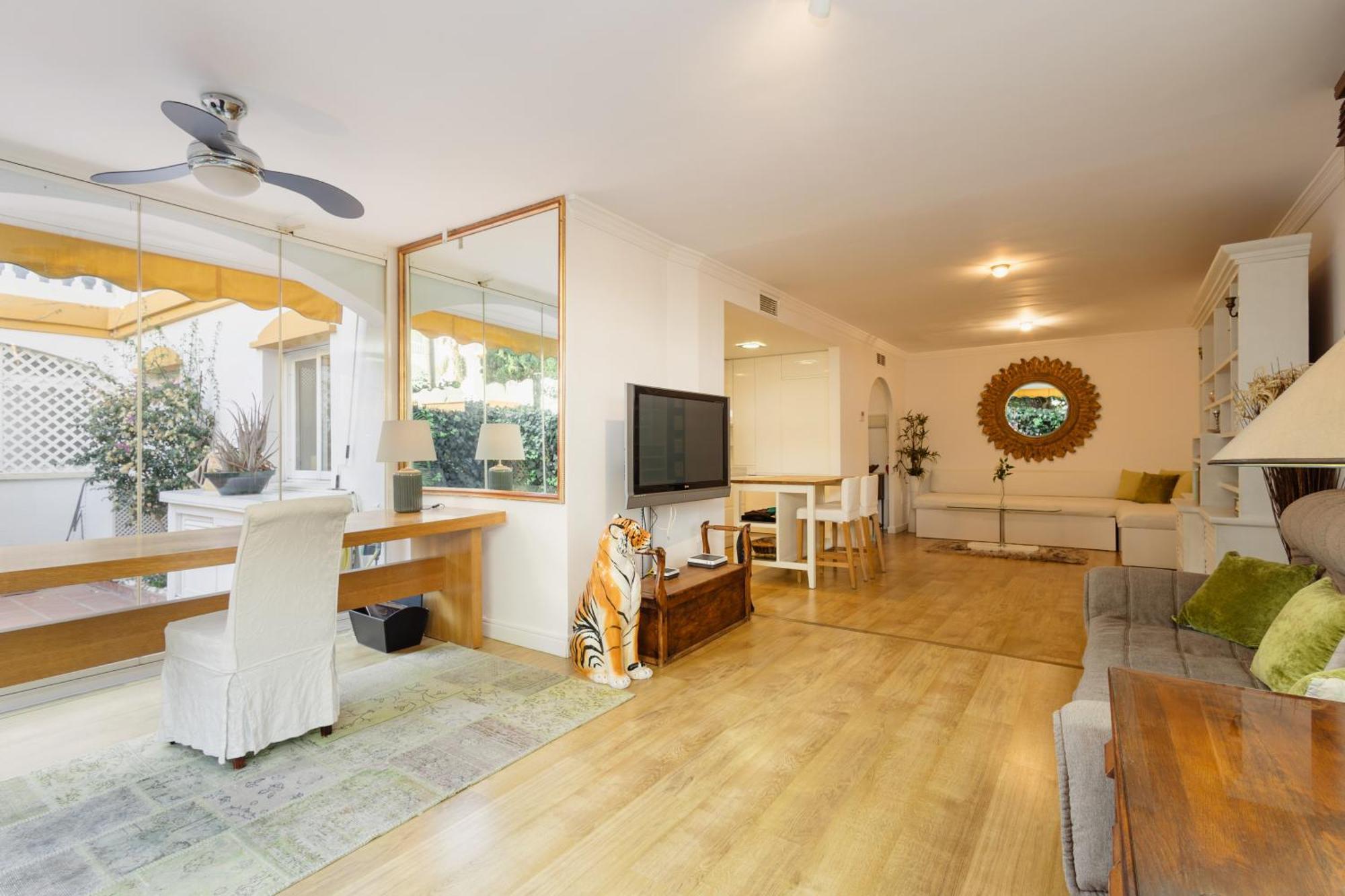 Ground Floor Holiday Apartment With Terrace And Pool In Puerto Banus, Marbella Exteriör bild