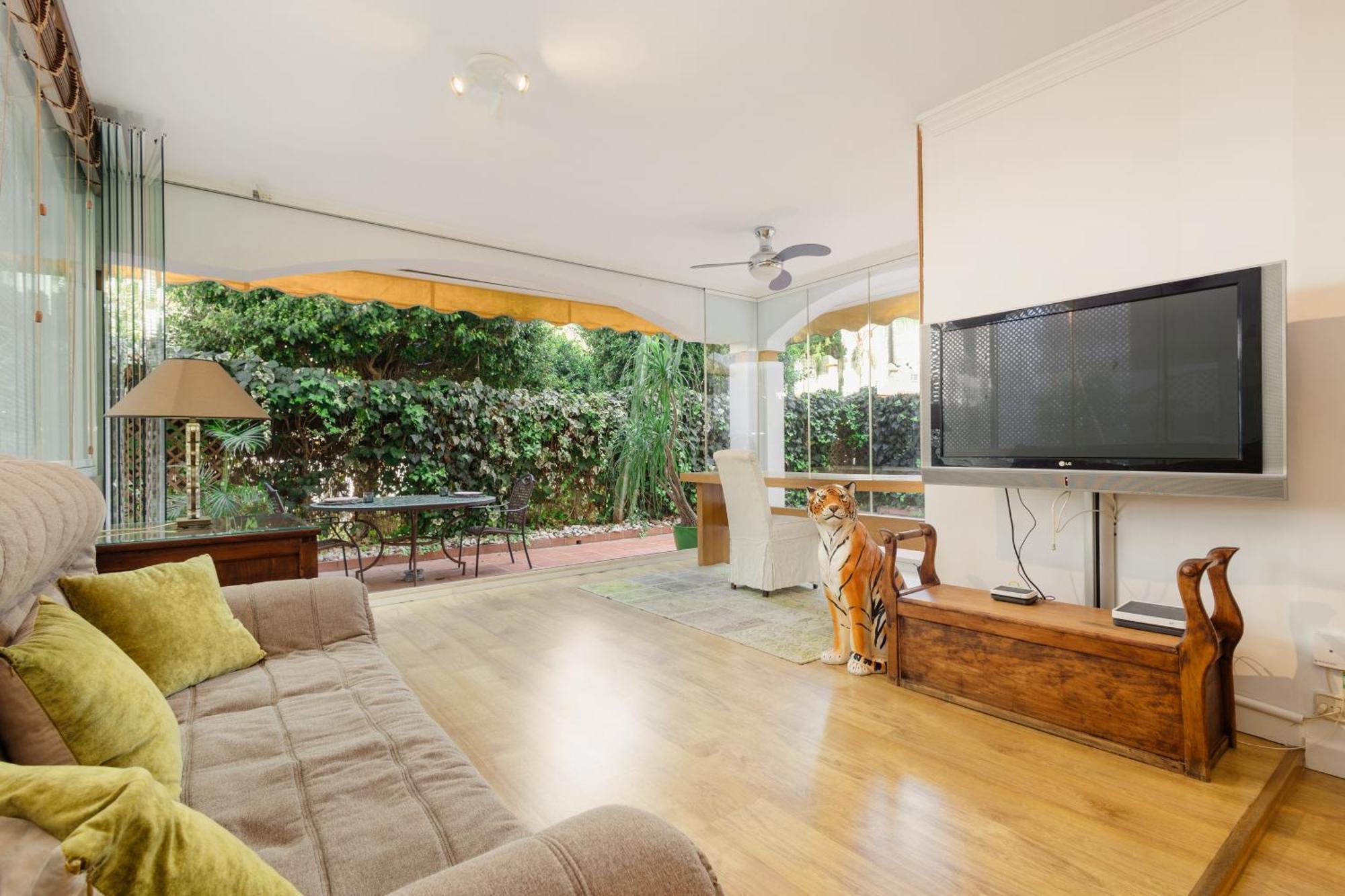 Ground Floor Holiday Apartment With Terrace And Pool In Puerto Banus, Marbella Exteriör bild